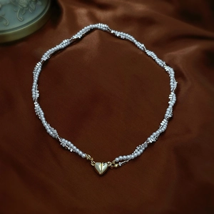 Alloy Heart Magnetic Clasp Necklace With Imitation Artificial Pearls And Crushed Silver Metal Beads Fashion Clavicle Chain For Women