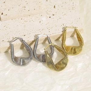 Boucles d'oreilles torsadées en acier inoxydable plaqué or 18K et argent sur pierre