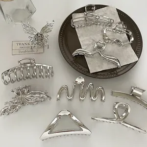 Silver Metal Hair Claw Clip Minimalist Geometric Large Shark Hairpin Headgear Elegant Headwear For Women Daily Styling