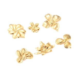 Set of 18k gold plated titanium steel flower pendants for DIY jewelry making
