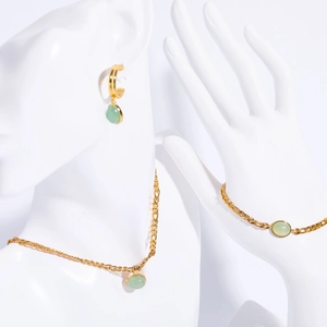 Vintage 18K gold plated Figaro chain necklace set with green aventurine oval gemstones