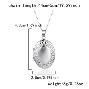 Detailed view of silver heart locket pendant dimensions 4.3x2.5cm with chain specifications