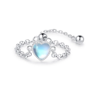 Adjustable S925 sterling silver chain ring featuring a heart-shaped moonstone centerpiece