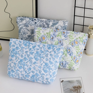 Floral Quilted Cosmetic Bag Large Capacity Polyester Toiletry Storage Organizer Women Travel Makeup Clutch Zipper Pouch