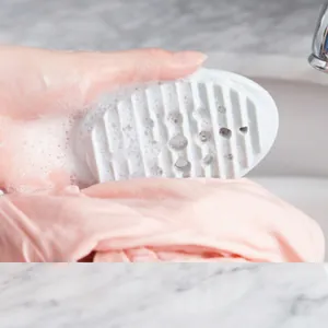 Oval PVC Soap Dish With Drainage Holes And Integrated Scrubbing Brush Surface For Bathroom Non-Slip Shower Tray