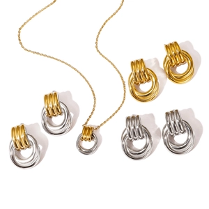 Minimalist geometric titanium steel jewelry set with ribbed triple ring necklace and earrings