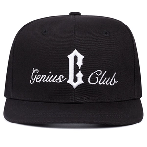 Casquette snapback noire avec broderie Genius Club blanche et logo lettre G gothique