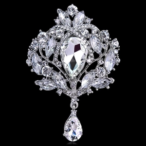 Vintage Baroque Alloy Rhinestone Brooch Pin With Large Pear Cut Crystal Teardrop Pendant Luxury Elegant Banquet Jewelry