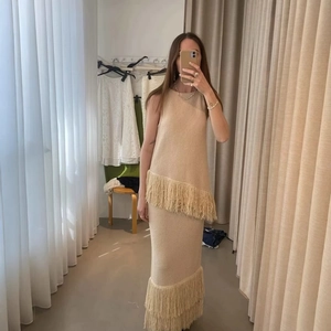Top Senza Maniche In Maglia E Gonna Lunga Da Donna Con Frange E Nappine Stile Boho Beige