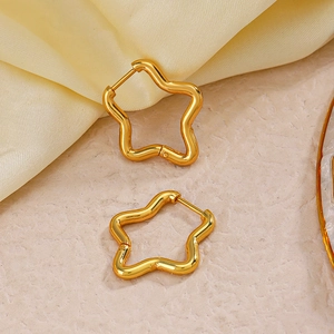 Boucles d'oreilles créoles étoiles minimalistes en acier doré 18 carats pour femme