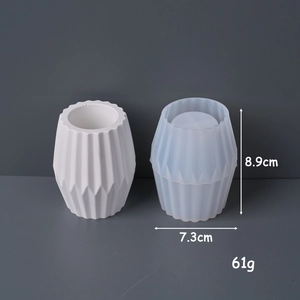 Vue détaillée du moule en résine plissé avec les dimensions du pot de bougie fini