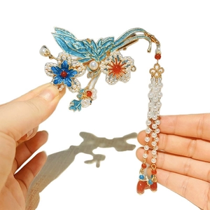 Barrette à cheveux exquise avec papillon, fleurs, pompons de perles et émail