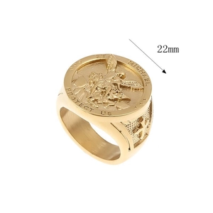 Bague sigillaire Saint Michel plaquée or en acier inoxydable avec relief religieux