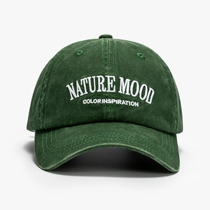 Berretto da baseball vintage in cotone lavato verde scuro con ricamo bianco Nature Mood unisex
