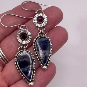 Vintage teardrop earrings with red garnet and blue lapis lazuli in silver setting