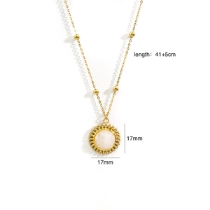 Dettaglio della collana solare in acciaio inossidabile 316L placcato oro 14k con 41+5cm