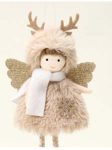 Détail de poupée ange de Noël en peluche avec bois de renne et ailes à paillettes