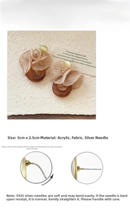 Detail view of resin flower earrings with dimensions 5CMx2.5CM and S925 silver needles