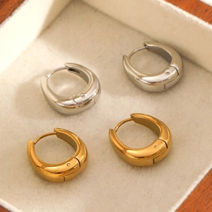 Minimalist thick U-shaped stainless steel hoop earrings in 18k gold and silver finishes