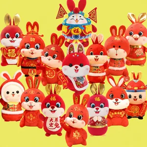 Mascotte festiva dell'anno del coniglio 2023 dello zodiaco cinese in peluche rosso tradizionale