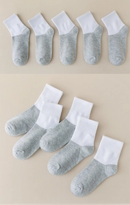 Close-up of 5-pack breathable cotton socks in light grey with white ribbed cuffs