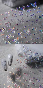 Detaillierte holografische Nagelsticker mit gotischen Schmetterlings- und Herzmotiven