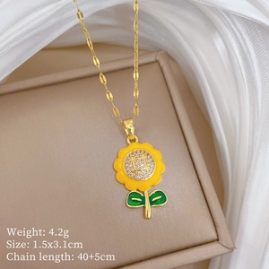 Close-up of sunflower pendant with weight 4.2g, size 1.5x3.1cm and 40+5cm chain details