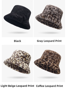 Sélection de bobs en fausse fourrure noire et divers motifs léopard élégants