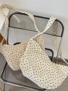 Floral canvas crescent shoulder bags in red and blue floral patterns for daily casual use