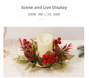 Détail du bougeoir de Noël avec pommes de pin, baies rouges et feuilles dorées