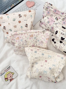 Large capacity quilted vanity bags with cute cartoon patterns and metal zippers