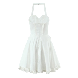 Robe dos nu blanche avec corsage ajusté et jupe plissée superposée en coupe trapèze
