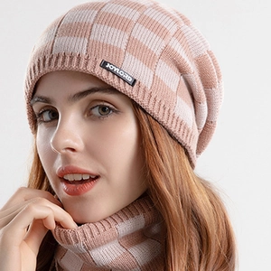 Ensemble bonnet et écharpe en tricot à damier rose et blanc avec doublure polaire
