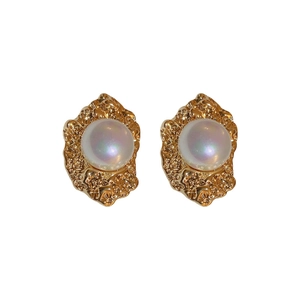 Vintage gold metal flower earrings with iridescent pearls and lava texture design