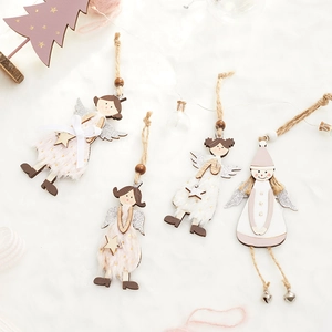 Lot de quatre anges de Noël en bois rose et blanc avec ailes en peluche pour décoration sapin