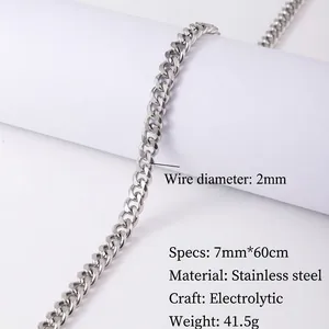 Detail view of 7mm stainless steel silver curb chain necklace with 2mm wire diameter
