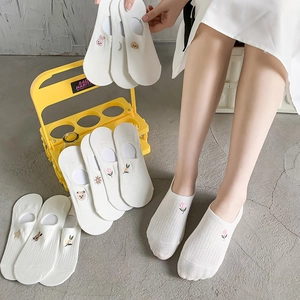 Multiple pairs of white cotton invisible boat socks with cute cartoon embroidery