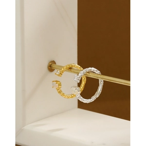 Minimalist S925 sterling silver opal ring with hammered texture in gold and silver finish