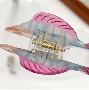 Pink and blue gradient goldfish hair claw clip with gold spring and JW-01 model code