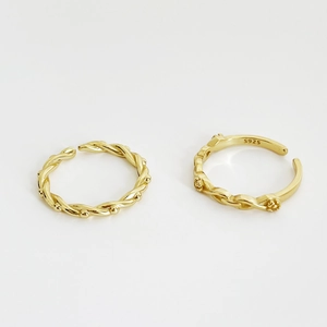 Set of two S925 sterling silver gold rings with twisted rope and hollow floral designs
