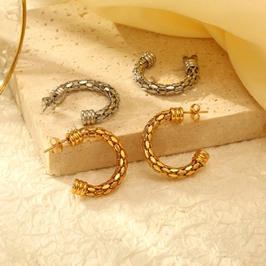 Boucles d'oreilles créoles C en acier inoxydable doré et argenté à texture tressée