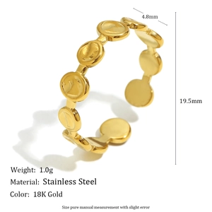 Bague ouverte en acier inoxydable plaqué or 18 carats avec breloques rondes et mesures