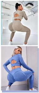 Detail of seamless yoga set with heart-shaped back cutout and high waist leggings