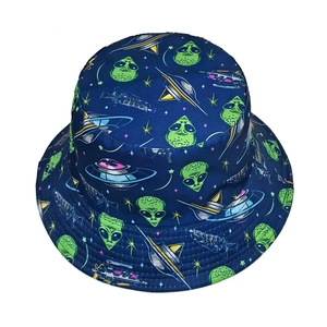 Dark blue bucket hat with cartoon alien and UFO patterns for outdoor sun protection