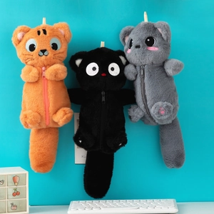 Trousses chat en peluche orange, noire et grise avec longues queues et fermetures
