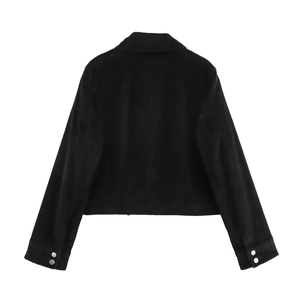 Vue arrière détaillée d'une veste courte en velours côtelé noir avec un style à plat épuré