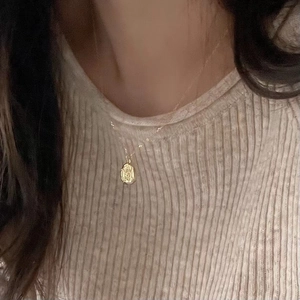 Minimalist 925 sterling silver irregular letter pendant on a fine gold-tone chain
