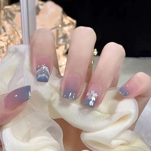 Blue Purple Gradient Press On Nails With White Flower Pattern And Silver Glitter Short Square Round False Nails