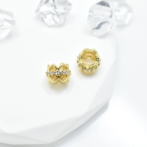 Perline distanziatrici a loto dorate con micro-pave di cristalli per creazione gioielli DIY
