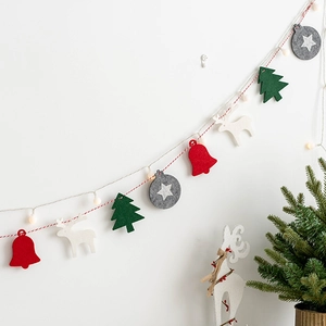 Guirlande de Noël en feutre avec renne rouge et sapin vert pour décoration murale